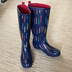 Wellie rain boots navy with pencil graphic